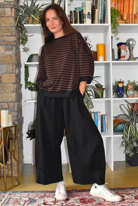 Sunday Morning Relaxed Sweatshirt Black & Chestnut